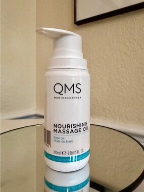 QMS Medicocosmetics Nourishing Massage Oil — White